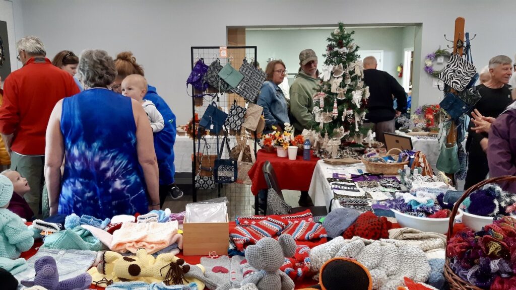 Thanks to the Local Services Board of Melgund and community partners for a highly successful and vibrant fall arts exhibition, artist market and music jam this weekend!